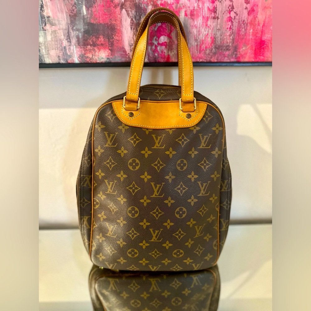 LV excursion bag